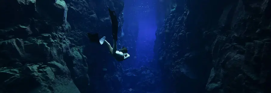 Descent - Freediving from the depths of the human psyche to its peaks