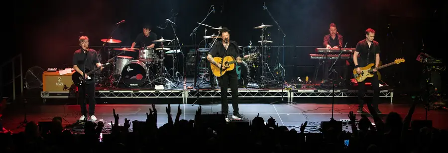 Bowling For Soup + Frank Turner & The Sleeping Souls - Electric sets at Sydney's Roundhouse
