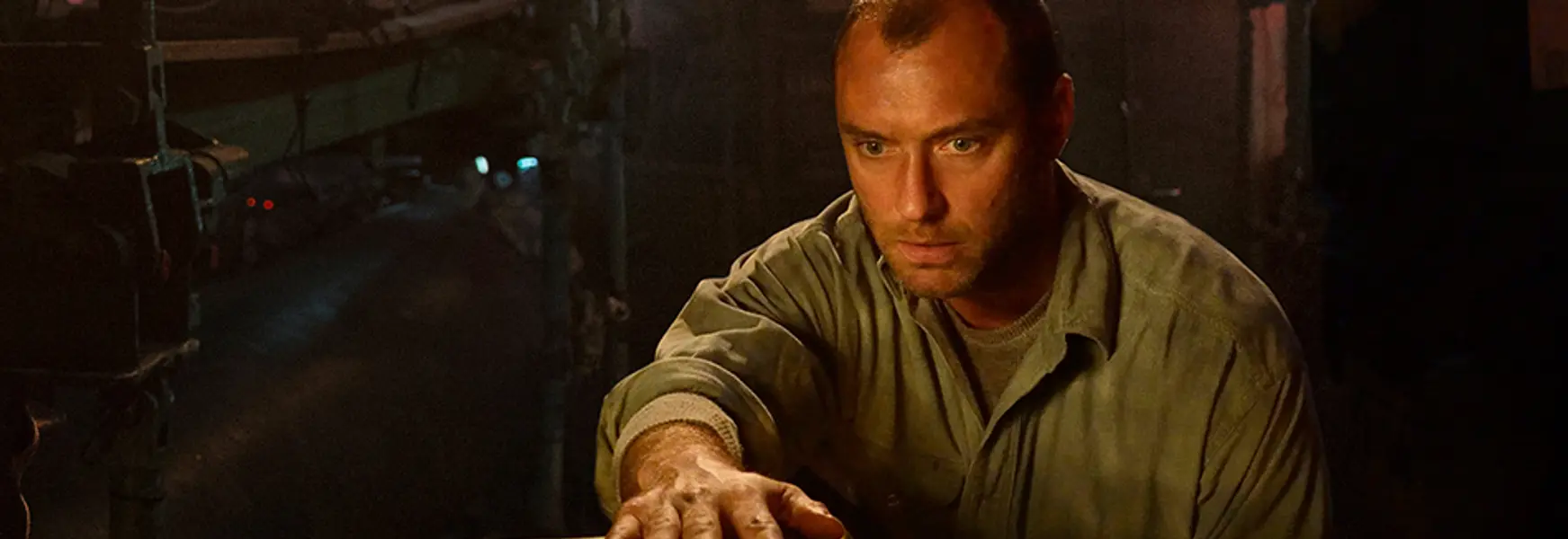Black Sea - Jude Law on the hunt for sunken treasure