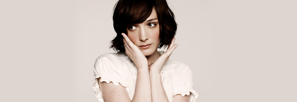 Sarah blasko. "Sarah Blasko" && ( исполнитель | группа | музыка | Music | Band | artist ) && (фото | photo). Sarah Blasko что с пальцем.